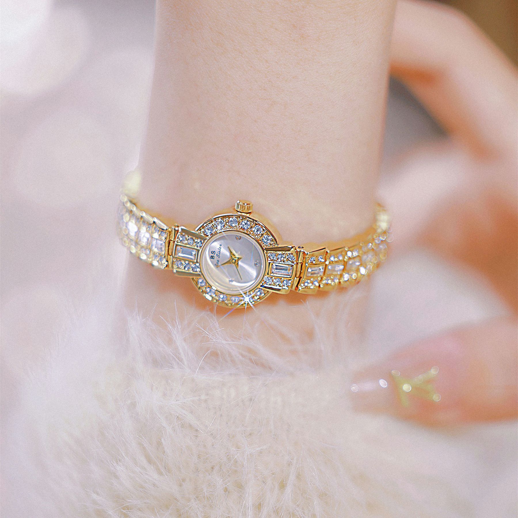 Middle-ancient High-grade Sense Mild Luxury Retro Bright Compact Temperamental 4 - Image 3